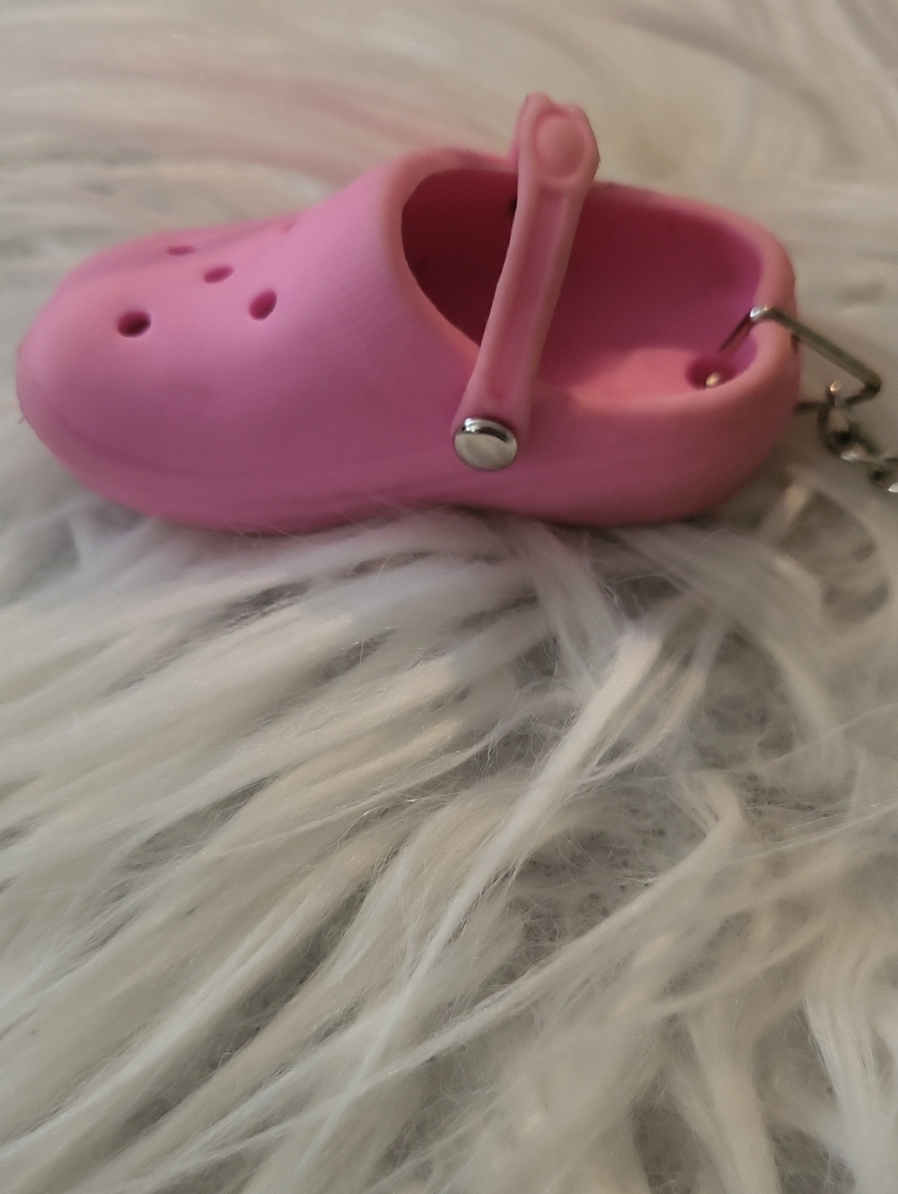 CROCS🩷 Adorable Mini Pink Croc Keychain - Bag Charm - Picture 3 of 6